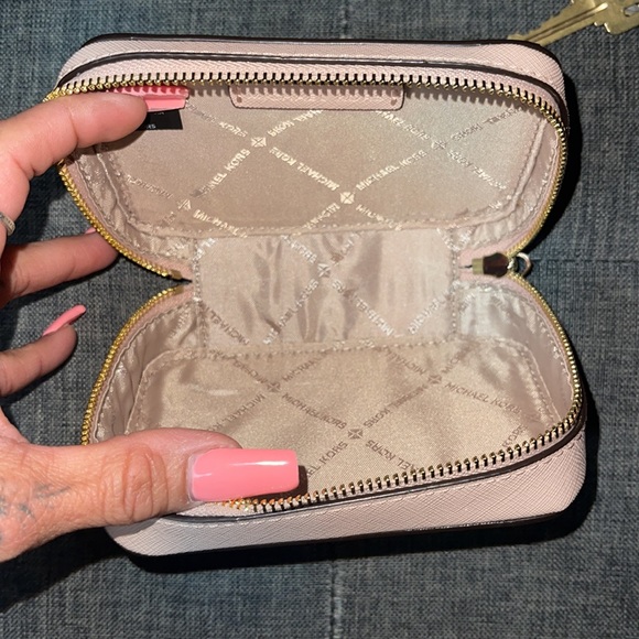 MK mini pouch (slightly used ) - Picture 2 of 2